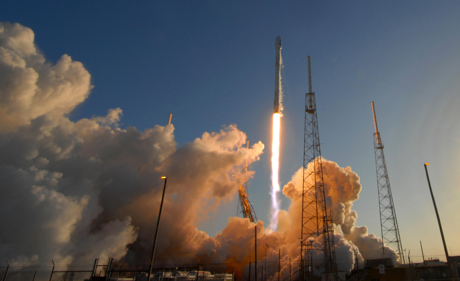 SpaceX launches NASA's TESS satellite on April 18, 2018.
